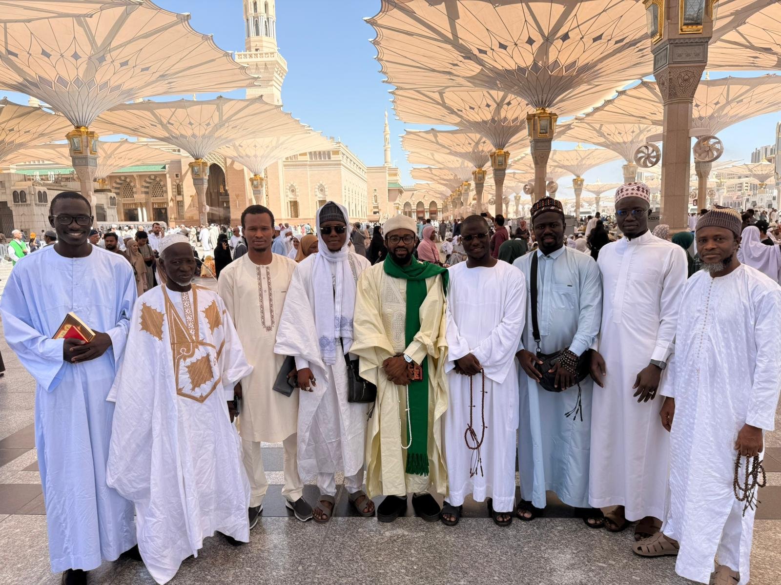 Pilgrims visiting historic sites in Médine